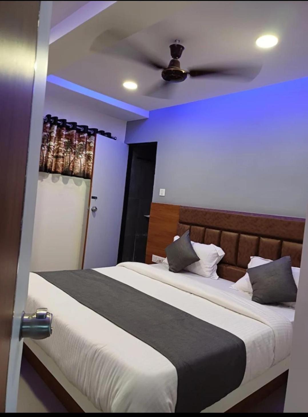 Hotel Anjali Palace Ahmedabad Exterior foto